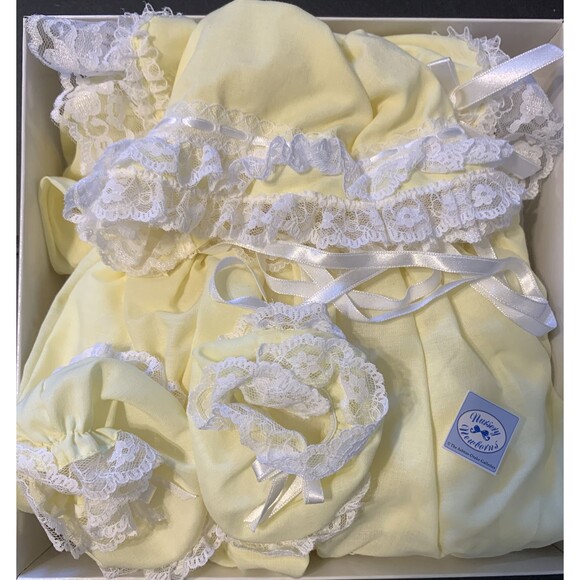 AshtonDrake Baby’s First Outing Outfit – Yellow Lace Gown Set – Vintage – New - Picture 3 of 13